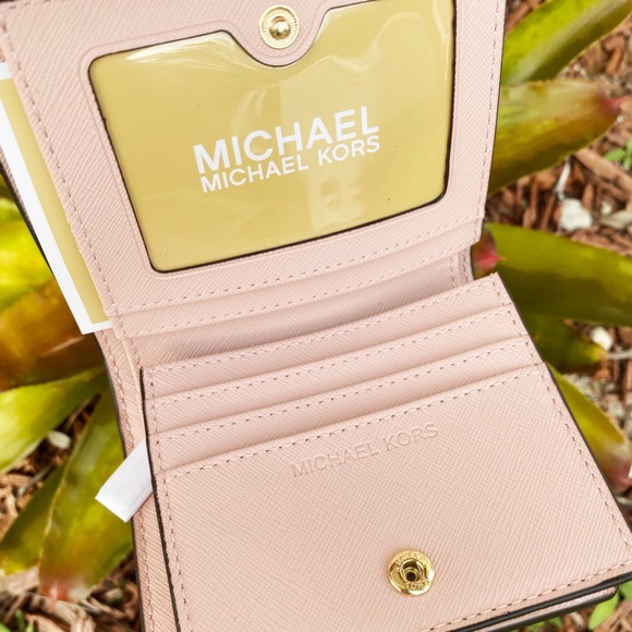 Gaby’sBags👜💕- NWT Michael Kors Wallet Pink - Picture 5 of 6